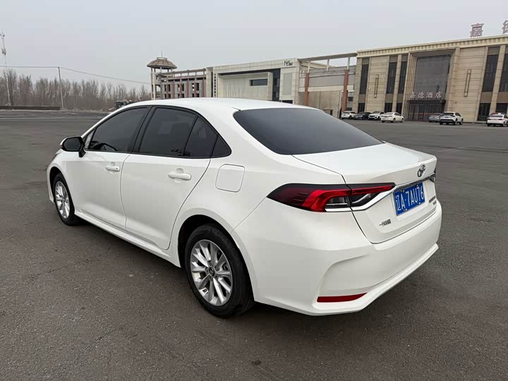 Фото 6 - Toyota Corolla