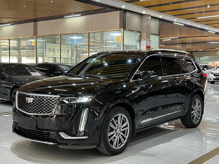 Фото 1 - Cadillac XT6