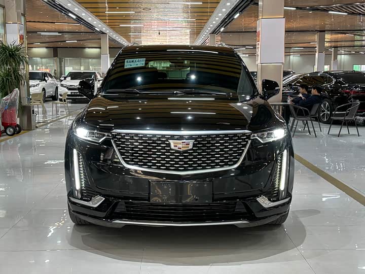 Фото 2 - Cadillac XT6