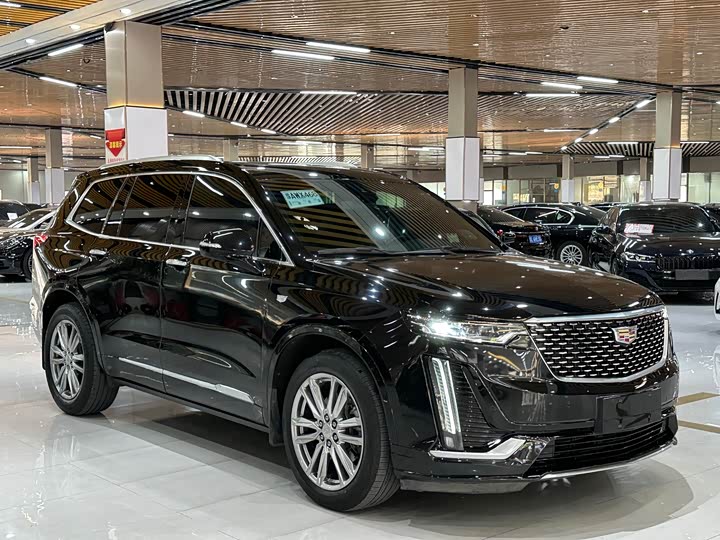 Фото 3 - Cadillac XT6