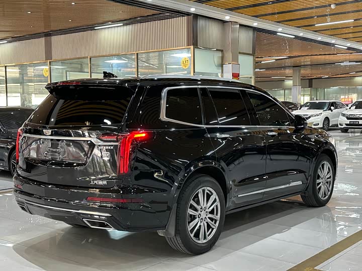 Фото 4 - Cadillac XT6