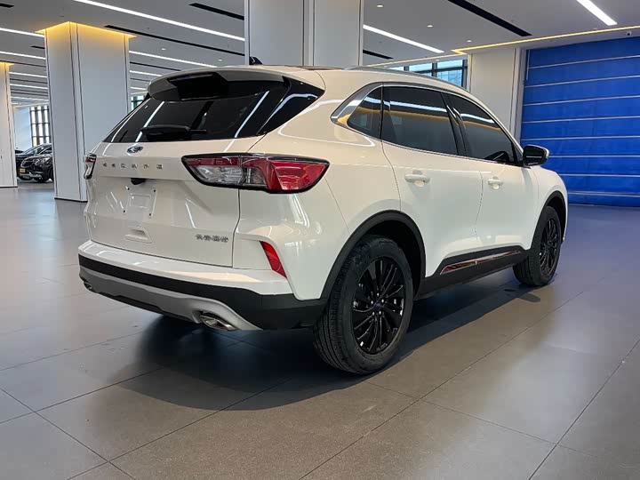 Фото 4 - Ford Escape