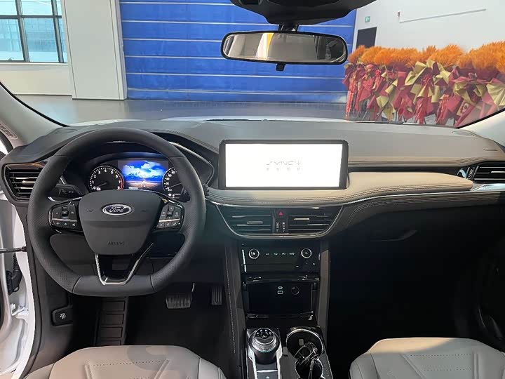 Фото 9 - Ford Escape