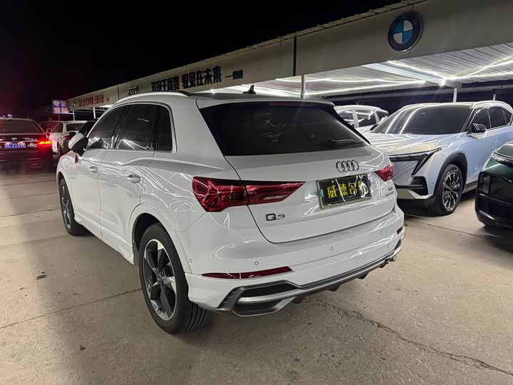 Фото 4 - Audi Q3