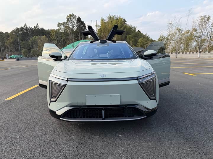 Фото 1 - HiPhi Y