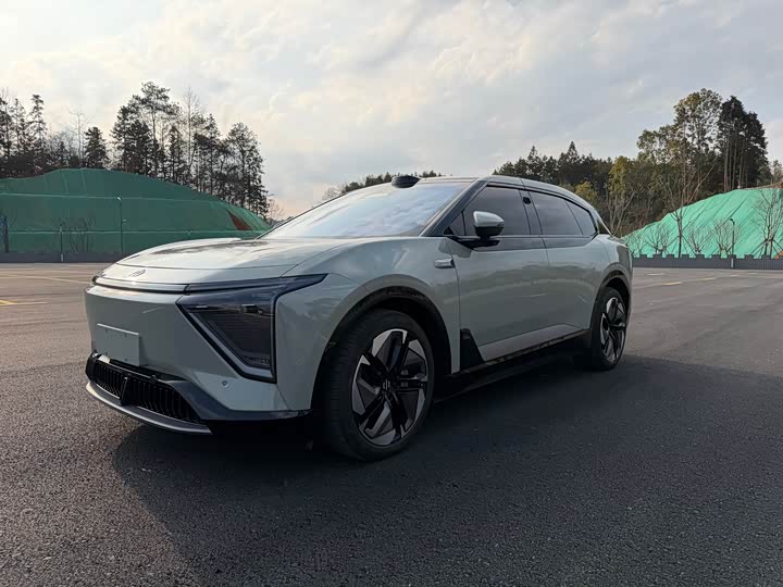 Фото 2 - HiPhi Y