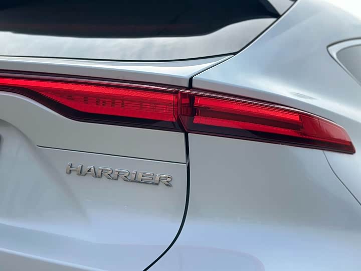 Фото 9 - Toyota Harrier