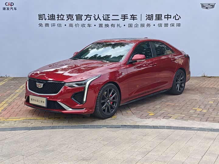 Фото 1 - Cadillac CT4