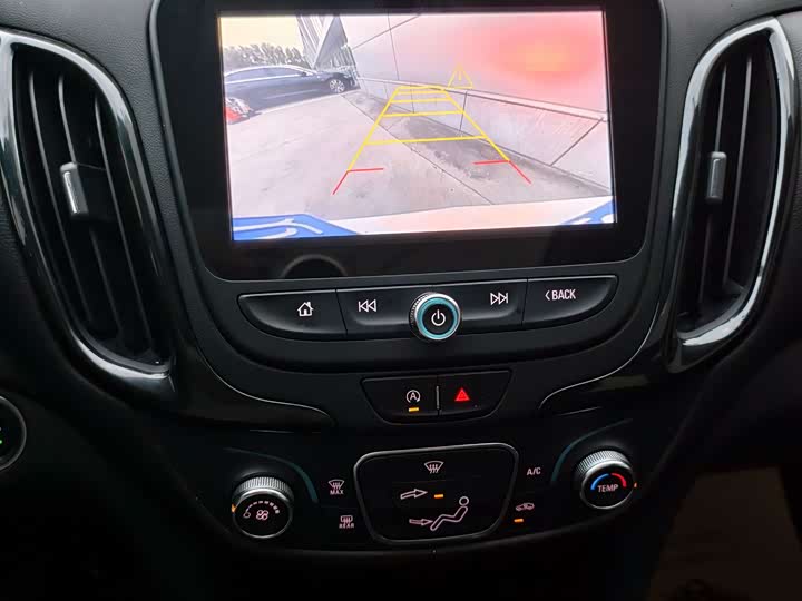 Фото 7 - Chevrolet Equinox