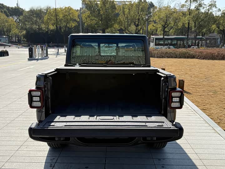 Фото 9 - Jeep Gladiator