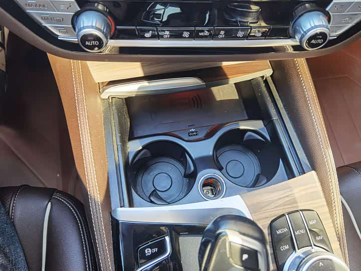 Фото 8 - BMW 5 Series