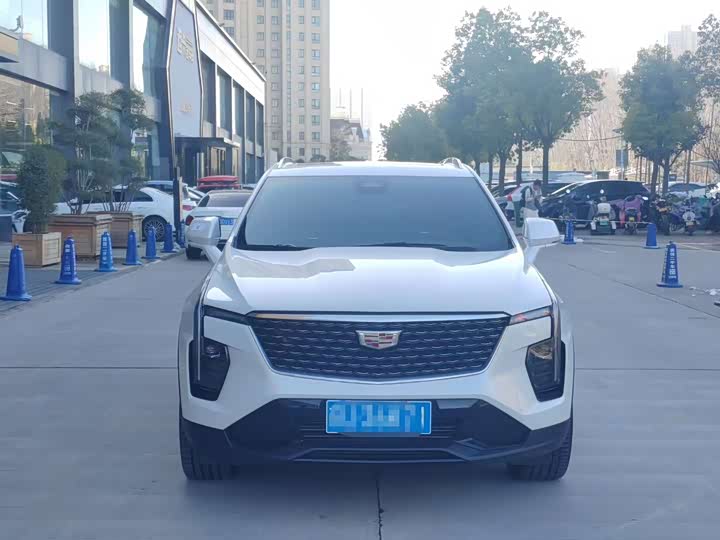 Фото 2 - Cadillac XT4