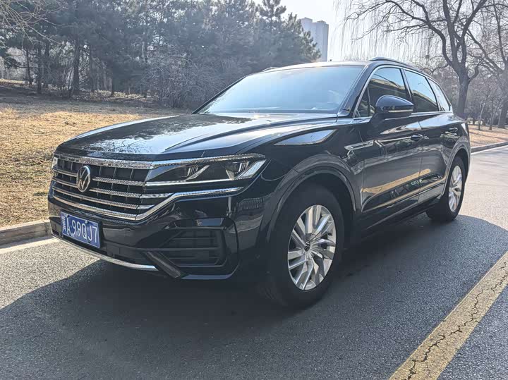 Фото 3 - Volkswagen Touareg