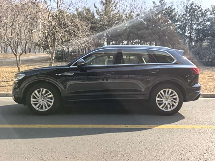 Фото 4 - Volkswagen Touareg