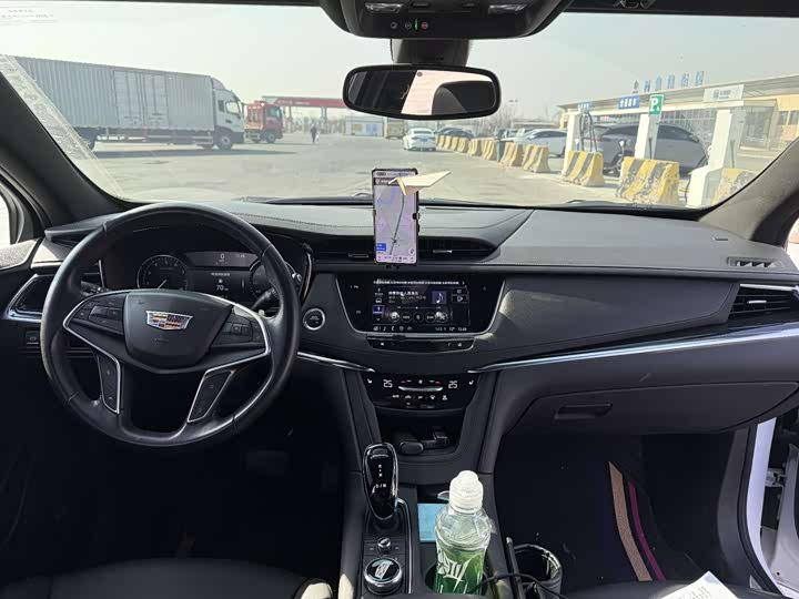 Фото 3 - Cadillac XT5