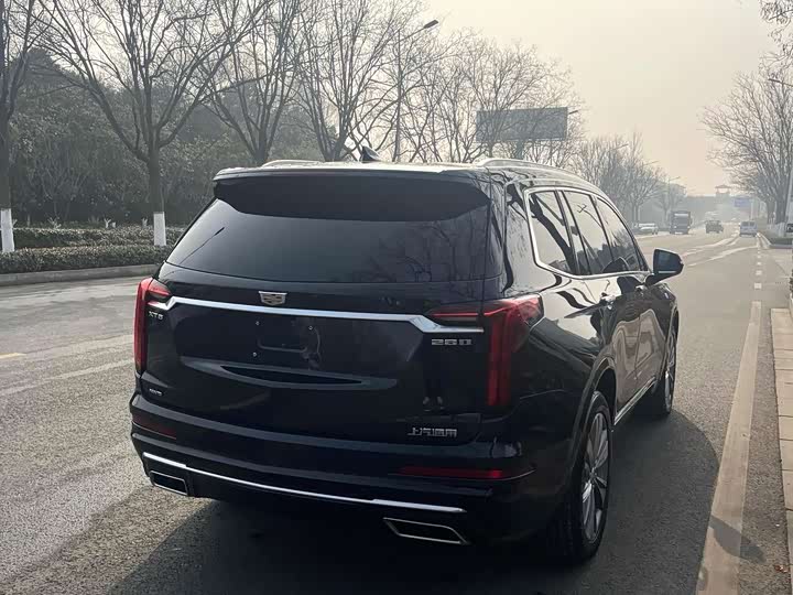 Фото 3 - Cadillac XT6