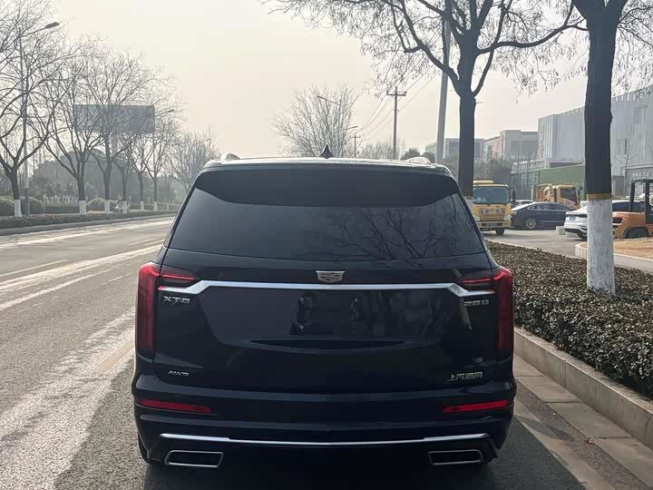 Фото 6 - Cadillac XT6