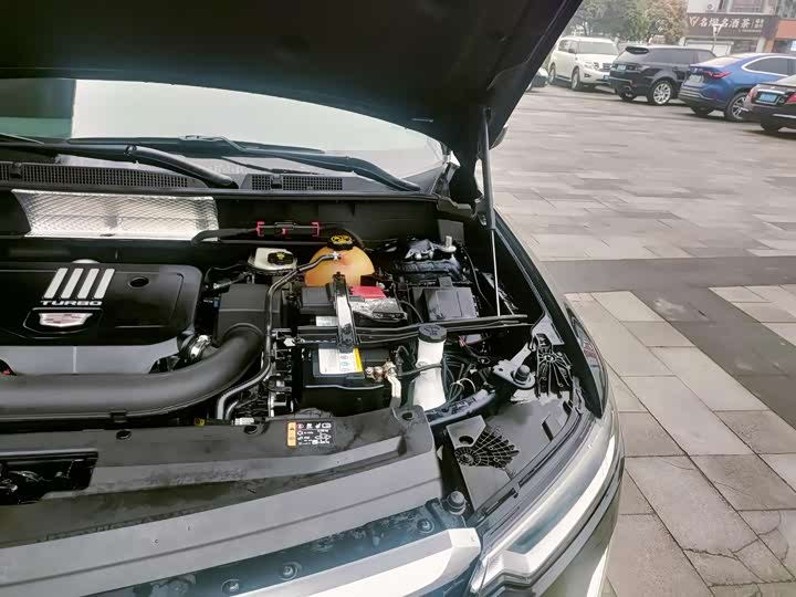 Фото 9 - Cadillac XT6