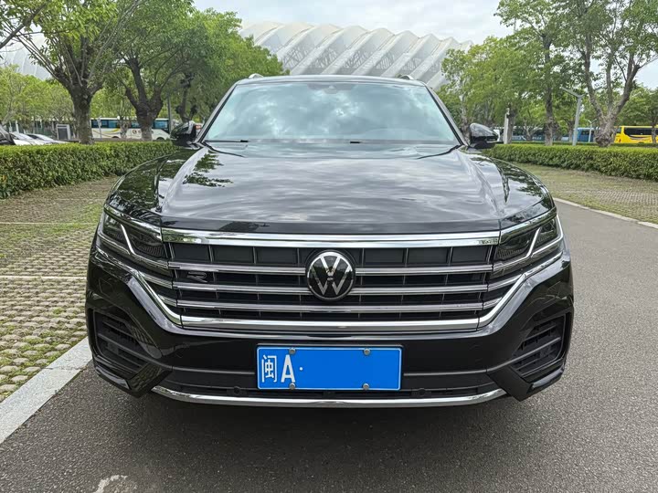 Фото 2 - Volkswagen Touareg