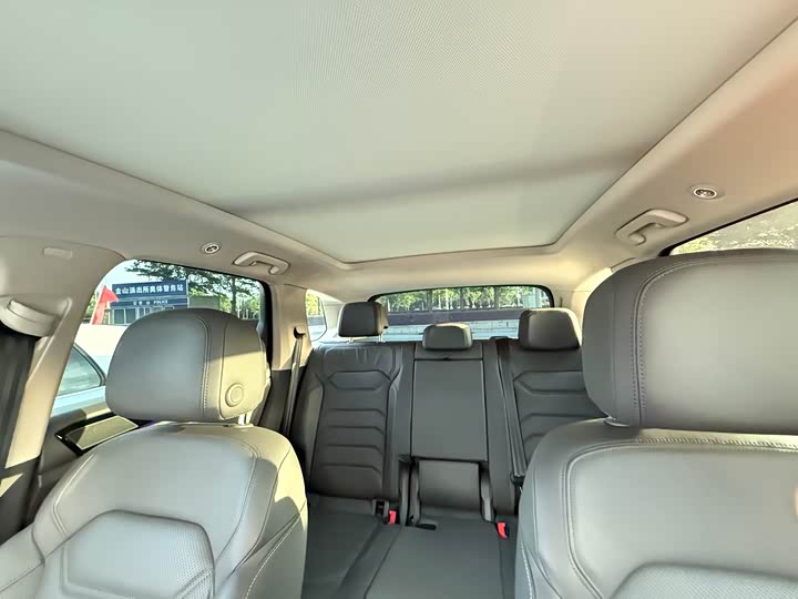 Фото 7 - Volkswagen Touareg