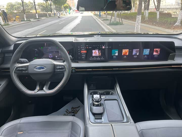 Фото 8 - Ford Edge