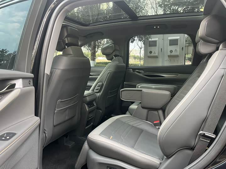 Фото 9 - Ford Edge