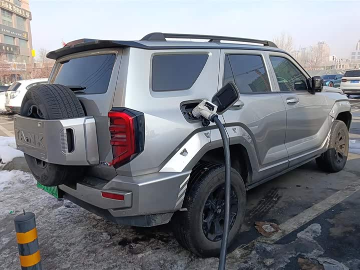 Фото 3 - Tank 400 Hybrid