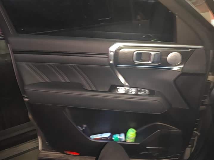 Фото 7 - Tank 400 Hybrid