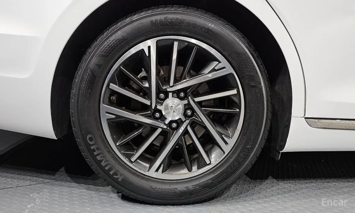 Фото 5 - Hyundai Grandeur