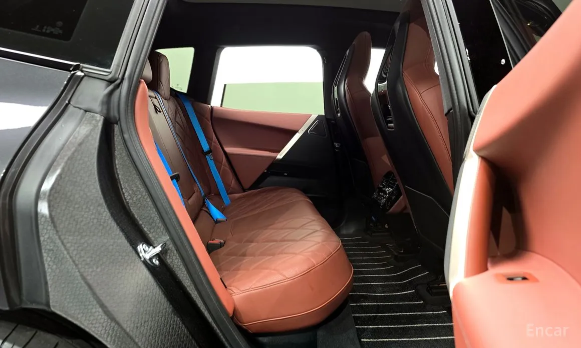 Фото 12 - BMW iX