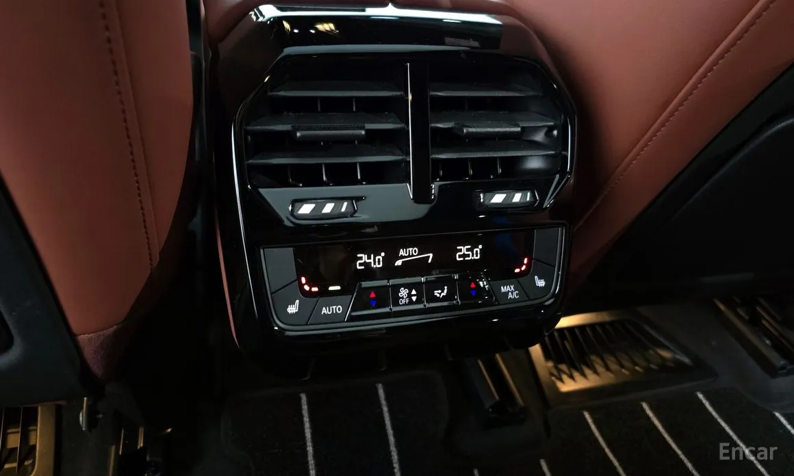 Фото 19 - BMW iX