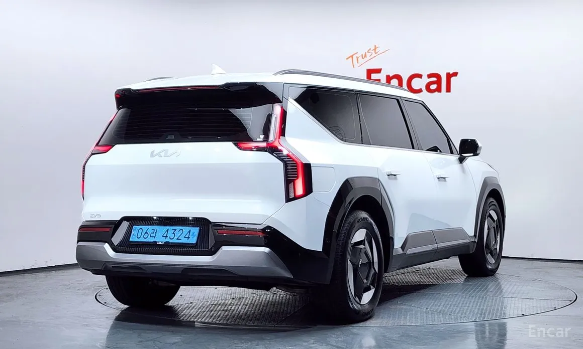 Фото 2 - Kia EV9