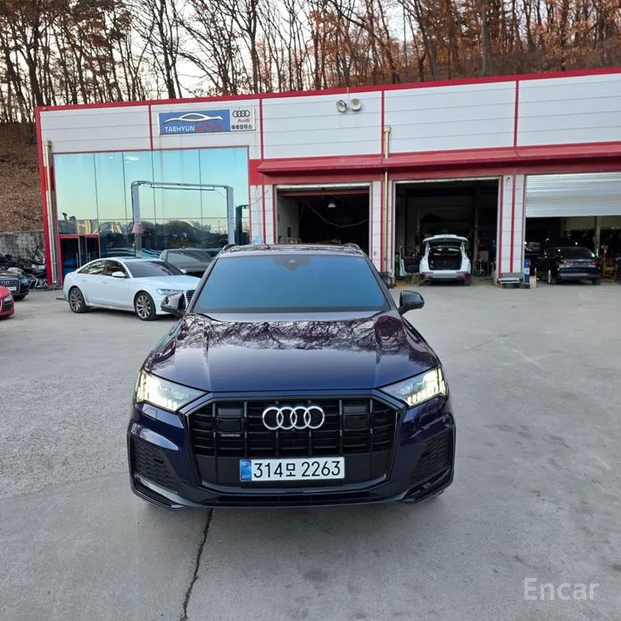 Фото 1 - Audi Q7