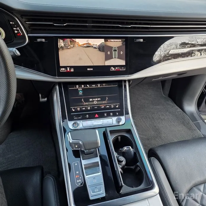 Фото 15 - Audi Q7