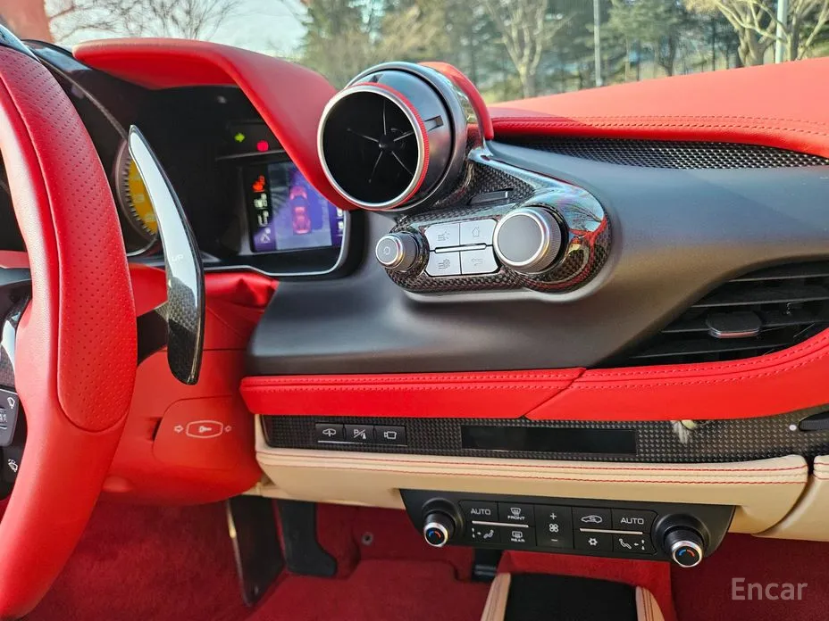 Фото 12 - Ferrari F8