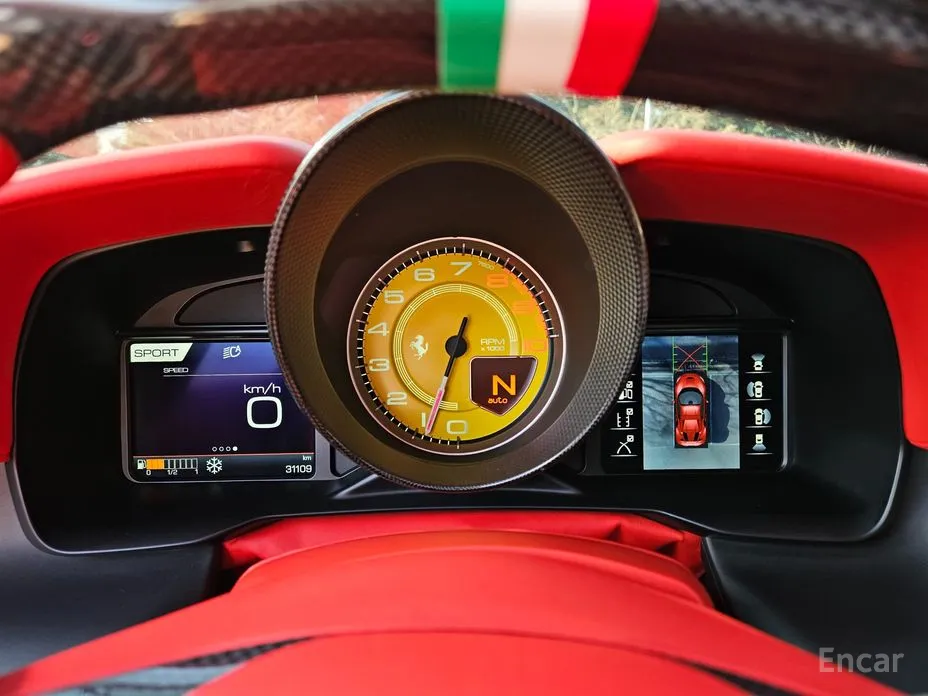 Фото 8 - Ferrari F8