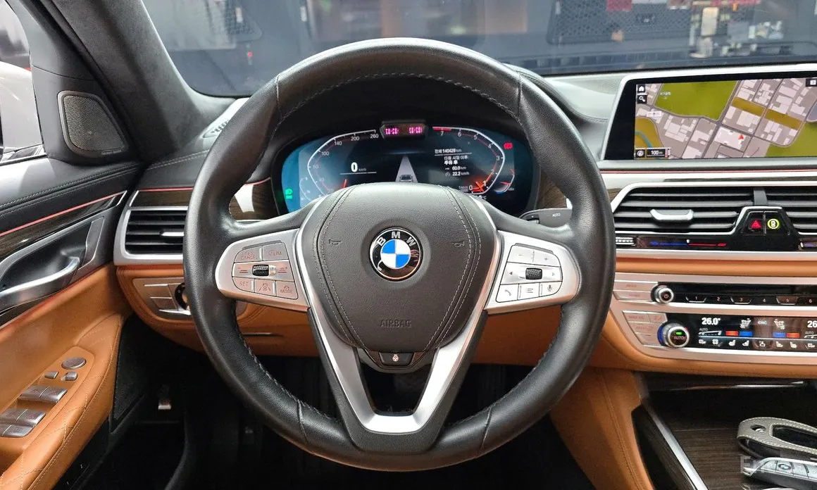 Фото 13 - BMW 7 Series