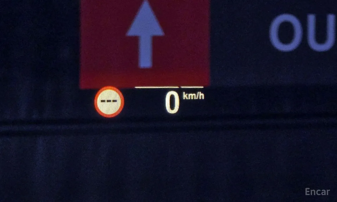 Фото 16 - BMW 7 Series