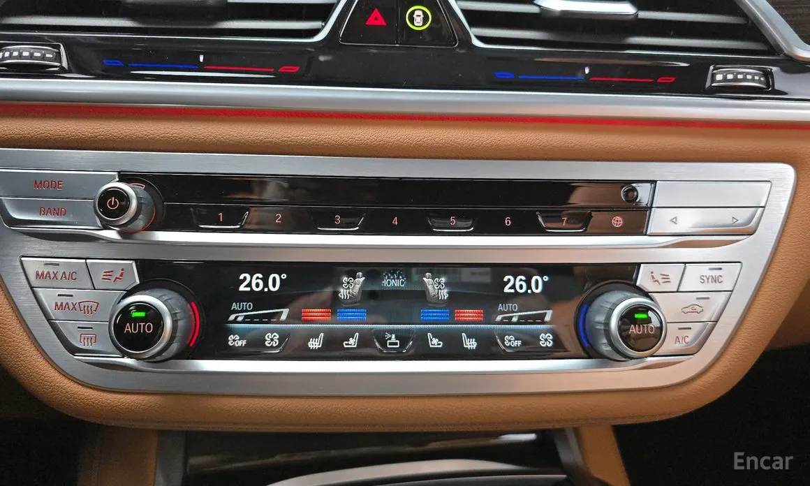 Фото 17 - BMW 7 Series