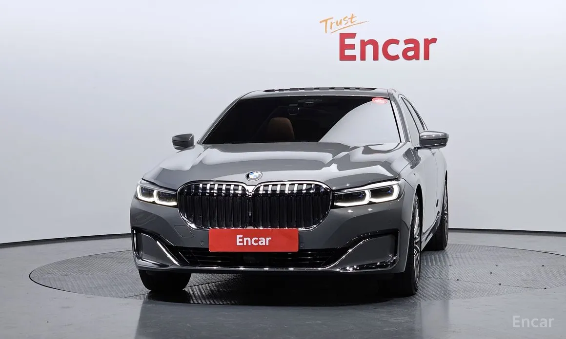 Фото 3 - BMW 7 Series