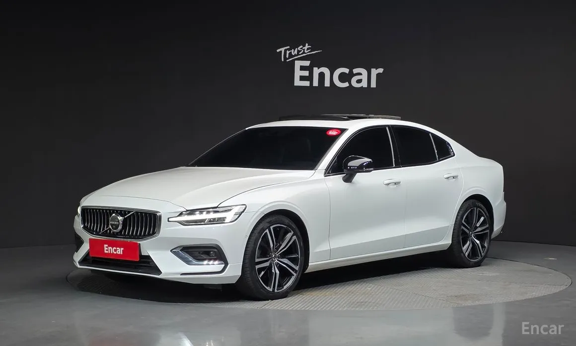 Фото 1 - Volvo S60