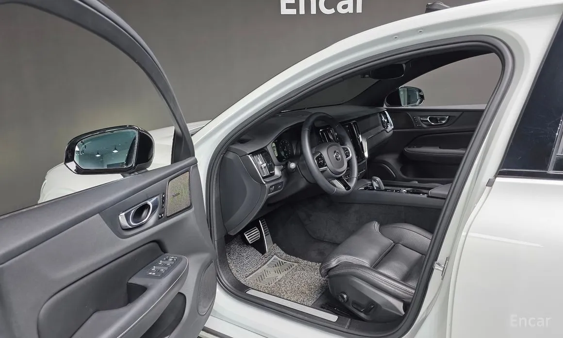 Фото 13 - Volvo S60