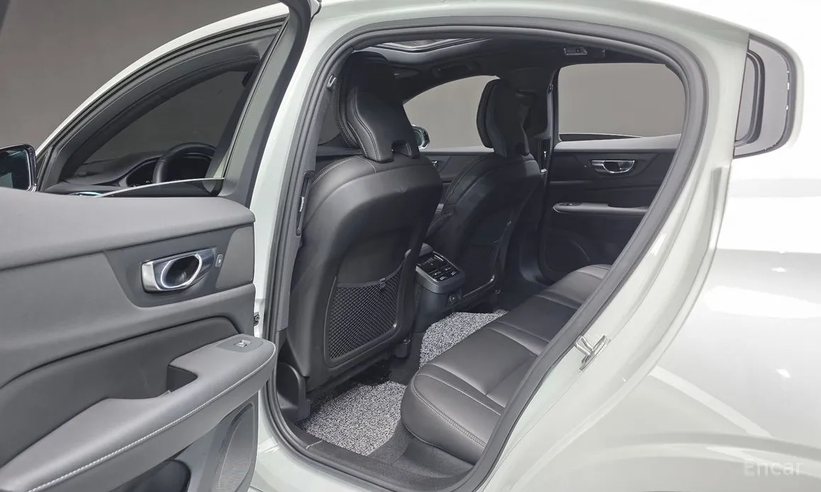 Фото 17 - Volvo S60