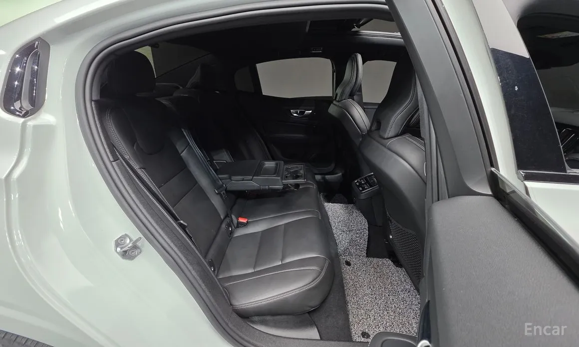 Фото 19 - Volvo S60