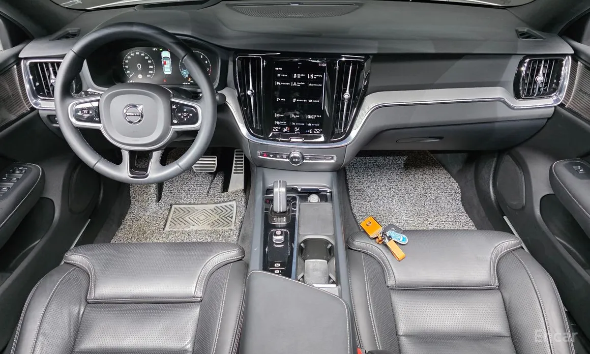 Фото 7 - Volvo S60