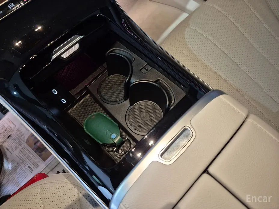 Фото 18 - Mercedes-Benz EQE