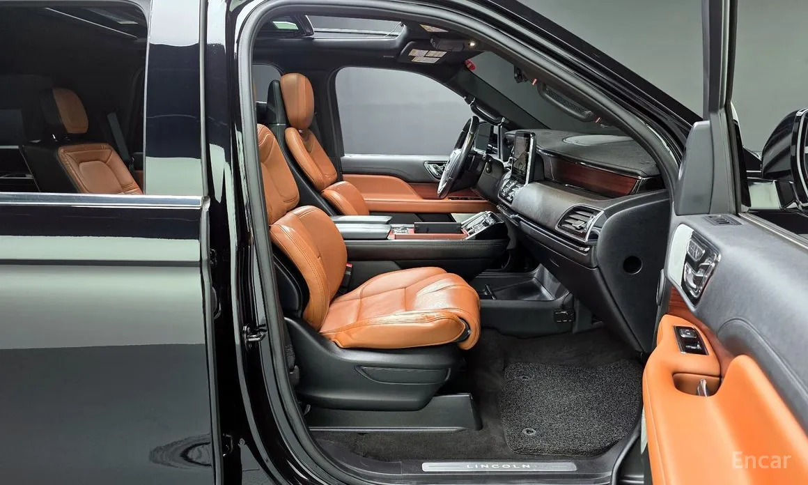 Фото 10 - Lincoln Navigator