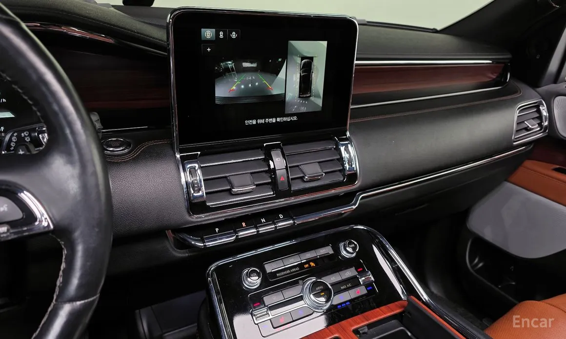 Фото 15 - Lincoln Navigator