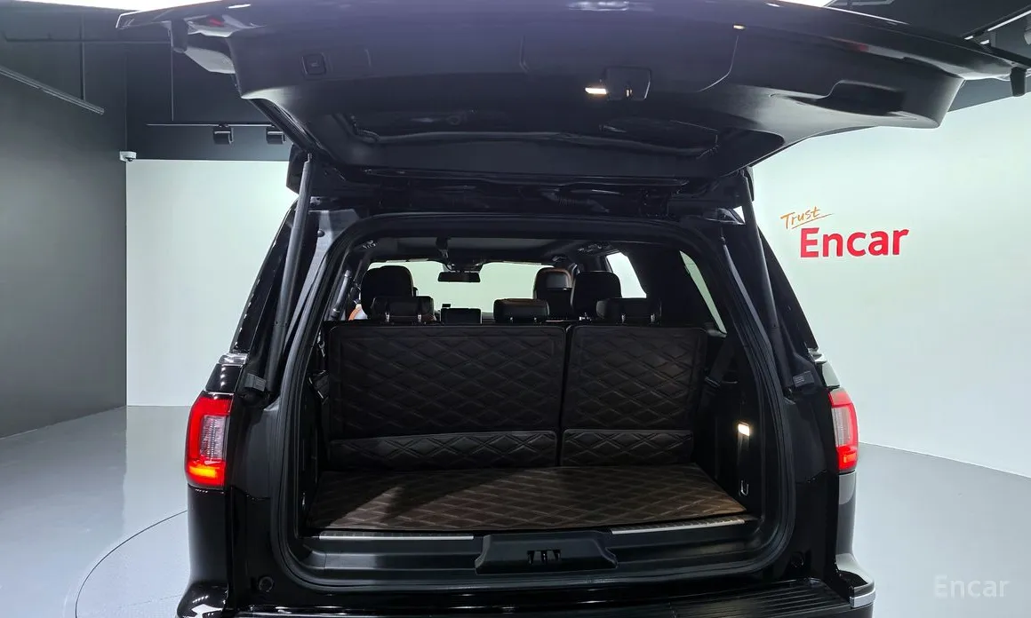 Фото 20 - Lincoln Navigator