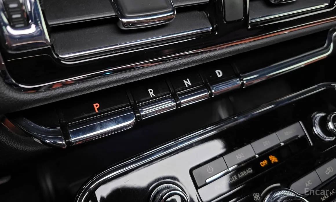 Фото 9 - Lincoln Navigator